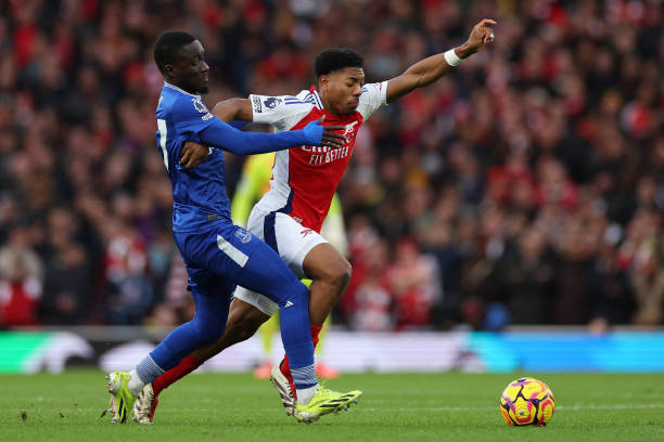 应不仅限于 应不仅限于