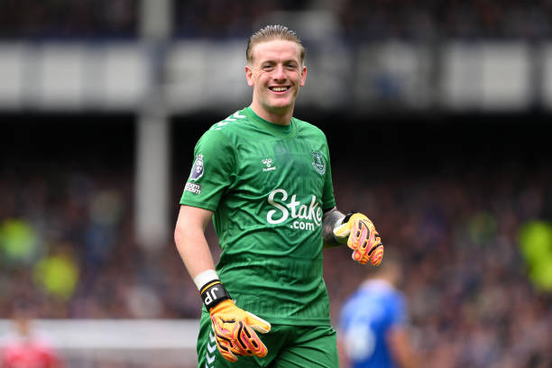 通过与当地 通过与当地